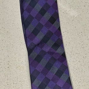 Silk tie. Excellent condition.